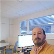 Insegnante privato , laureato in Scienze Storiche, impartisce lezioni di storia e materie umanistiche